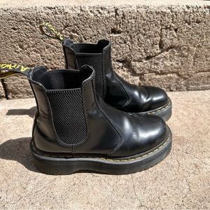 2976 smooth leather platform Chelsea boots